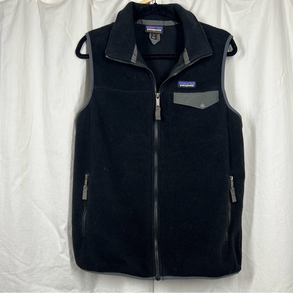 Patagonia Other - Patagonia classic synchilla fleece vest black / gray